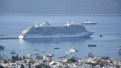 Bodrum'a kruvaziyer hareketliliği: Seven Seas Splendor 739 yolcu getirdi