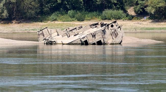 Tuna'da sular çekildi: Nazi Almanyası'nın Karadeniz filosundan kalan gemi ortaya çıktı