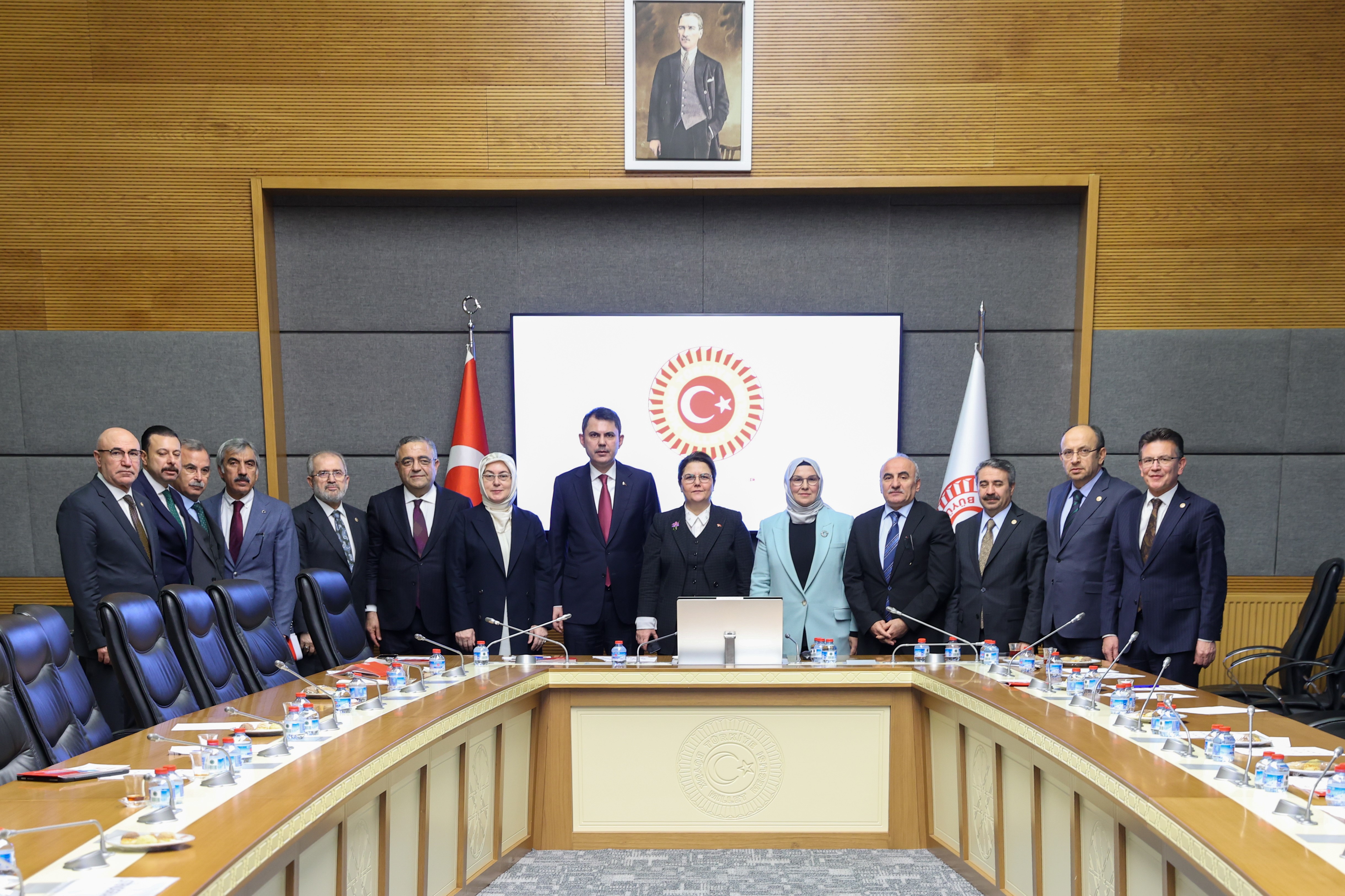 Bakan Kurum: 'Deprem konutları ödemeleri 2 yıl ödemesiz, 18 yıl faizsiz ve sabit oluyor'-1