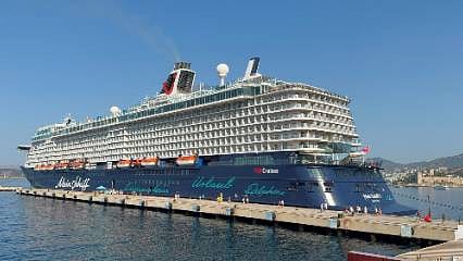Bodrum'da kruvaziyer hareketliliği: "Mein Schiff 5" binlerce yolcu getirdi