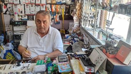 Teknolojiye 52 yıldır direniyor: Saat ustası mesleğin geleceği için uyardı