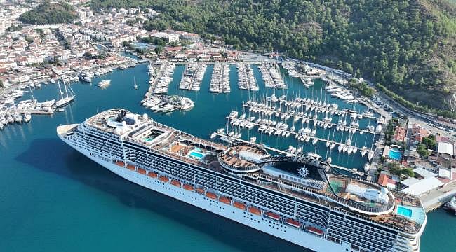 333 metrelik dev kruvaziyer Marmaris'e yanaştı: 4 bine yakın turist getirdi