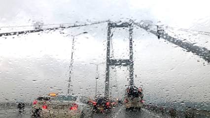 AKOM uyardı: İstanbul’a soğuk ve yağışlı hava geliyor