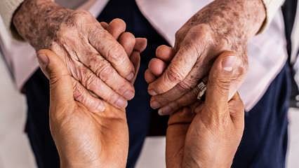 Evde bakım yardımında yeni düzenlemeye gidilmişti: Bakanlıktan açıklama geldi