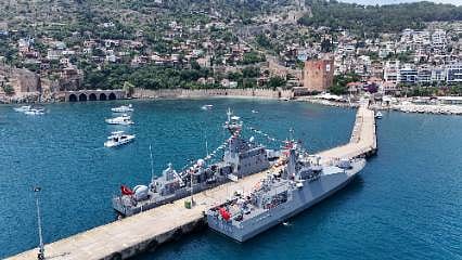 TCG Tarsus ve TCG İmbat hücumbotu ziyarete açıldı: Savaş gemilerine yoğun ilgi