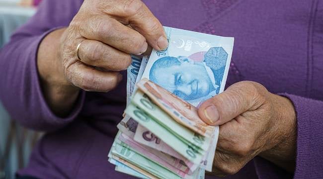 Ocak 2027'de emekli ve memur maaş zammı ne kadar olacak? Yeni enflasyon tahmini hesabı değiştirdi