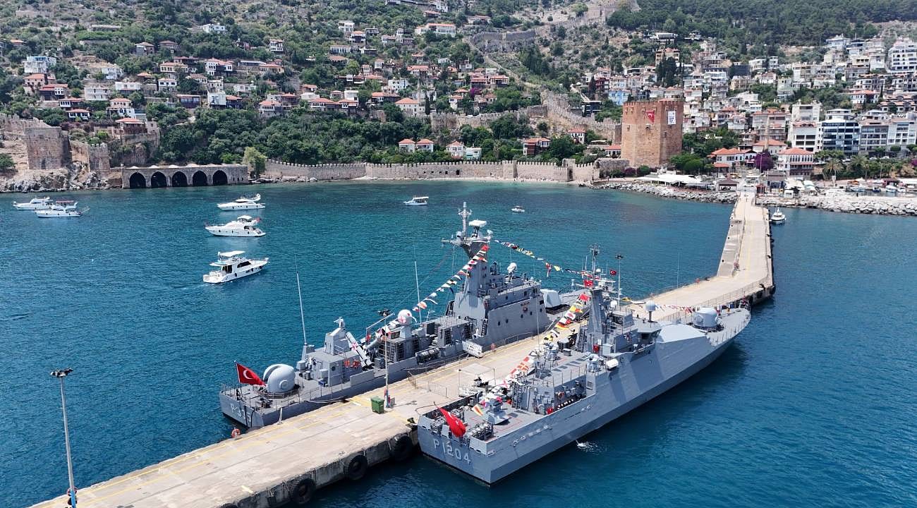 TCG Tarsus ve TCG İmbat hücumbotu Alanya'da ziyarete açıldı