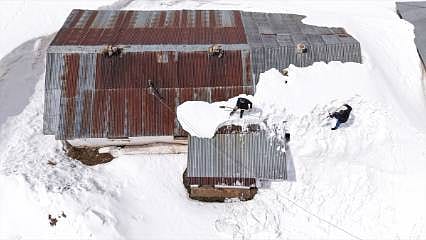 İlkbaharda kış geri döndü! Nisan ayına rağmen bazı iller beyaza büründü