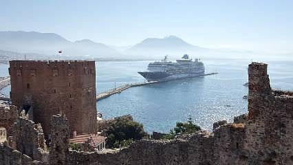Dev kruvaziyerin rotası Türkiye: Alanya'ya 2 bine yakın turist getirdi