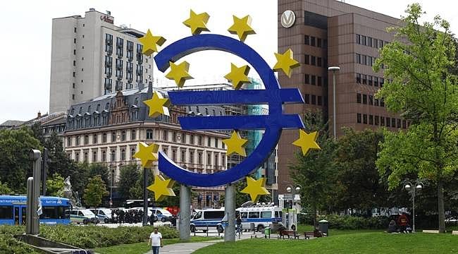 Avro Bölgesi'nde yatırımcı güveni güçlendi: 2022'den bu yana en yüksek seviyede