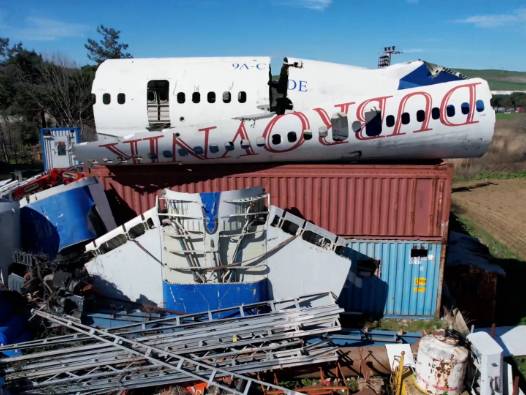 Gökyüzünden hurdacıya: Yolcu uçağı yeni müşterisini bekliyor