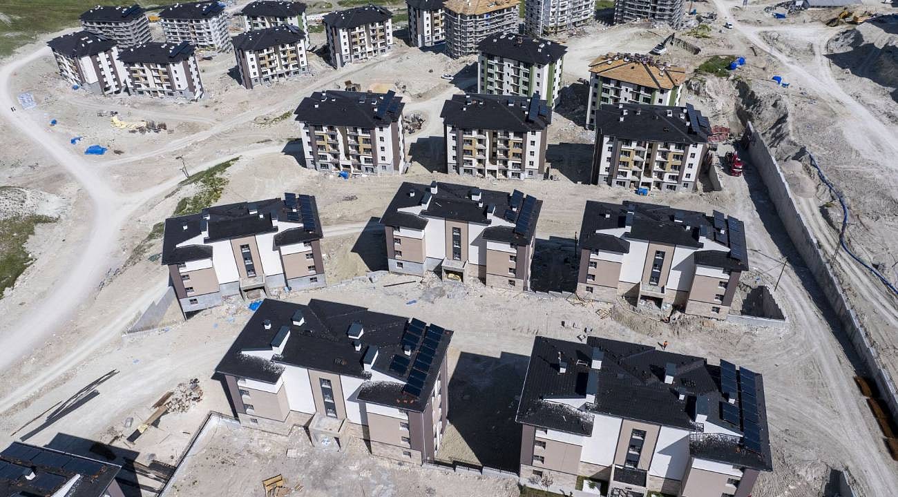 TOKİ 64 ilde kurasız 20 bin konut satışı: Örnek daire görüntüleri paylaşıldı, başvurular ne zaman?