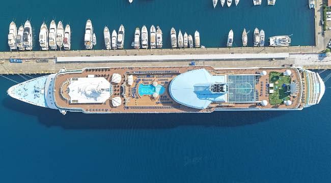 Marmaris'e dev kruvaziyerle turist akını: 2 bin 500'den fazla kişiyi taşıdı