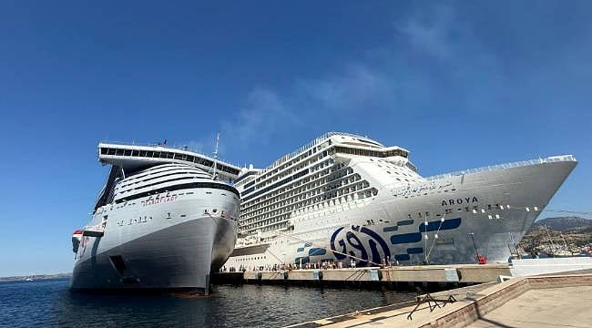 Bodrum'da kruvaziyer yoğunluğu: İki gemiyle 4 binden fazla turist geldi