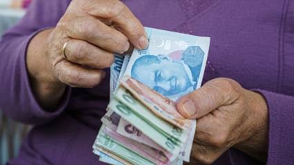 Ocak 2027'de emekli ve memur maaş zammı ne kadar olacak? Yeni enflasyon tahmini hesabı değiştirdi