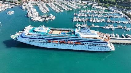 Marmaris'te kruvaziyer hareketliliği: Yüzlerce turist ilçeye geldi