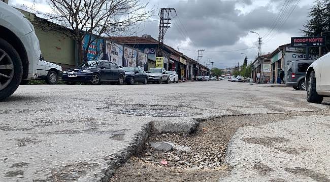 Sürücüler dikkat, cebinizden ödemeyin! Bozuk yol hasarında tazminat nasıl alınır?