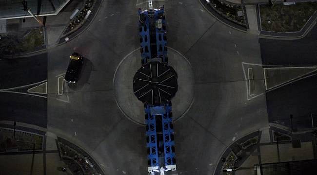 Proje içinde proje: Temiz enerji için 137 tonluk dev parça 152 tekerlekle taşındı