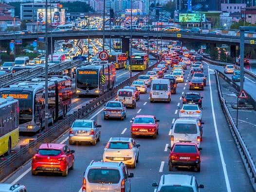 Milyonlarca araç sahibini ilgilendiriyor: Zorunlu trafik sigortasında yeni tarife belli oldu