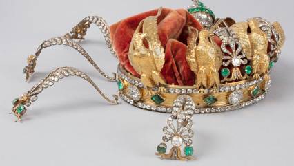 Louvre Müzesi soygununda düşürülmüştü: O taç ilk kez görüntülendi