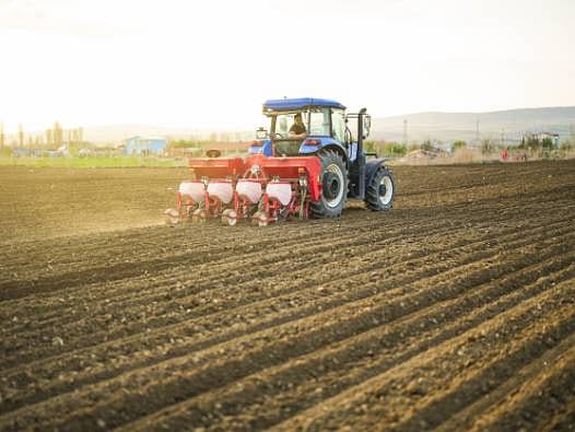 Hürmüz Boğazı’ndaki kriz tarımı da vurdu: Gübre fiyatları yükseldi, çiftçi zor durumda