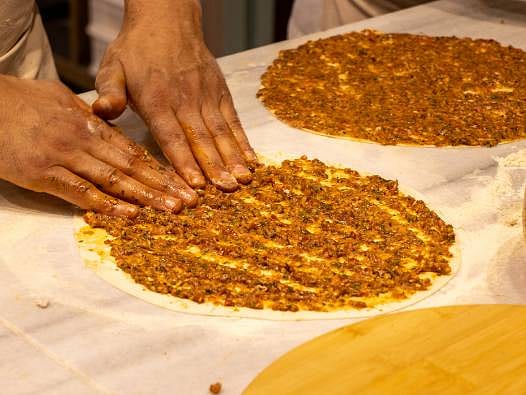 Lahmacunda sakatat, çayda gıda boyası, gazlı içecekte ilaç etken maddesi… Bakanlık markaları ve ürünleri tek tek açıkladı