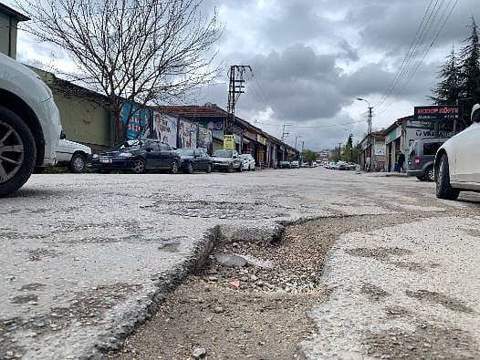 Sürücüler dikkat, cebinizden ödemeyin! Bozuk yol hasarında tazminat nasıl alınır?