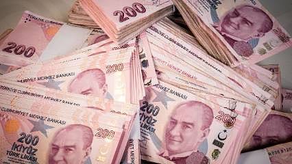 Hazine iki ihaleyle 104,1 milyar lira borçlandı