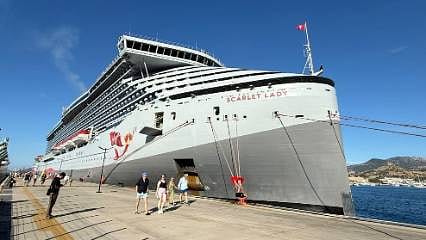 Dev kruvaziyer Bodrum'a yanaştı: 2 binden fazla turist getirdi