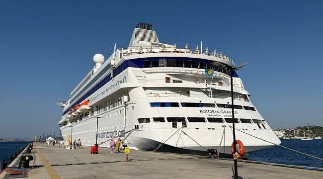193 metrelik dev kruvaziyer Bodrum’a yanaştı: Bir sonraki durağı belli oldu