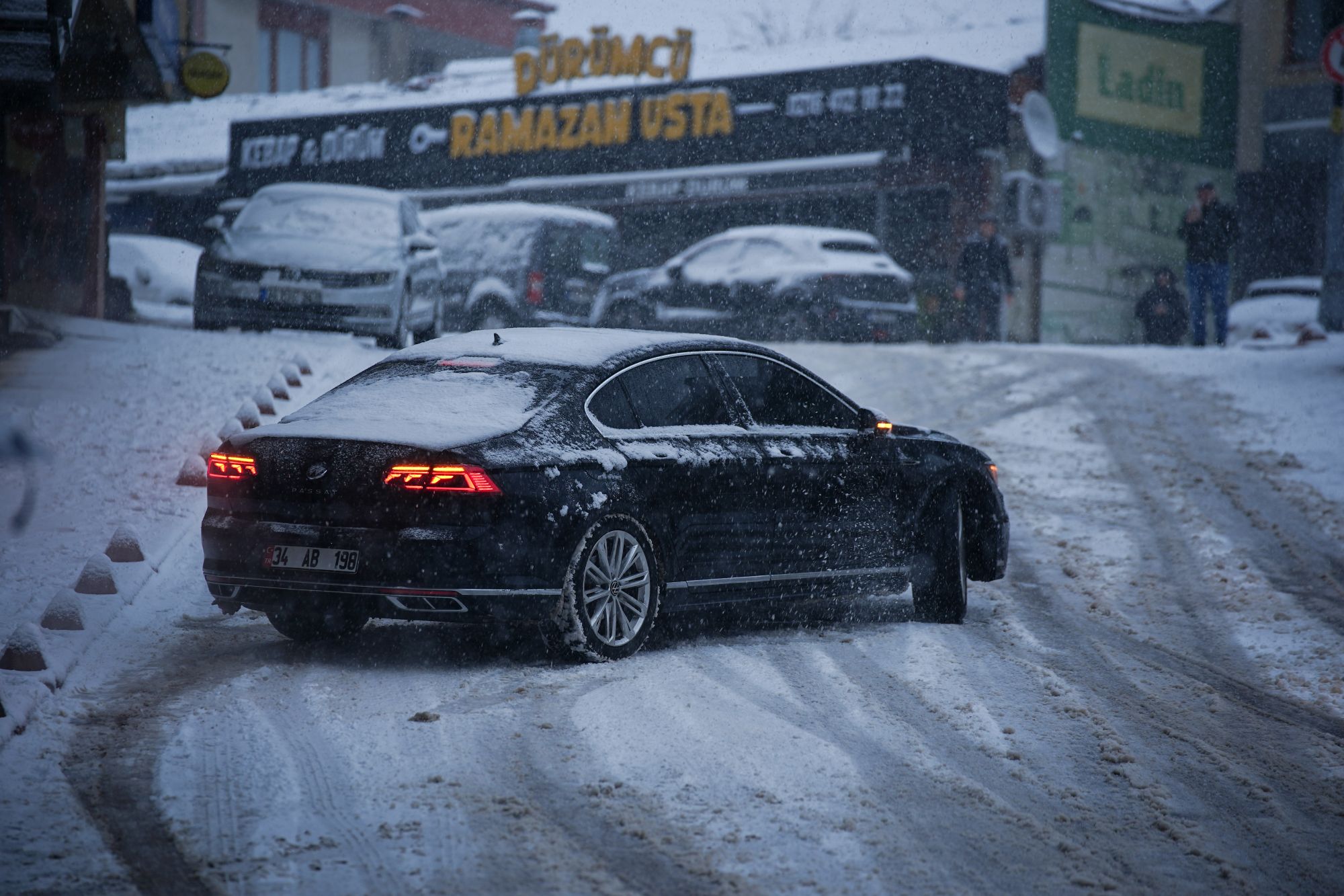 İstanbul Valiliği açıkladı: Ağır taşıtların ve kuryelerin trafiği çıkışı yasaklandı-1