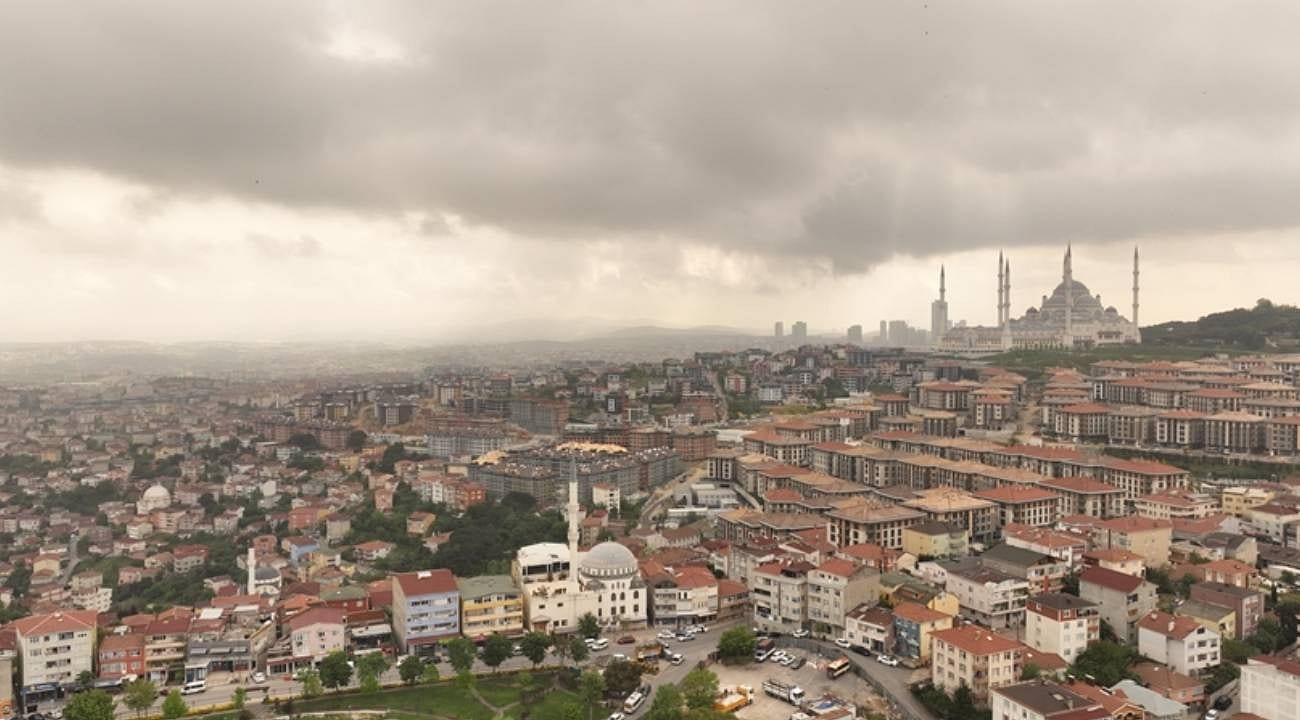 İstanbul çöl tozuna teslim oldu: Ne kadar sürecek?