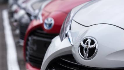 Toyota Motor 2025’te de küresel satış liderliğini bırakmadı