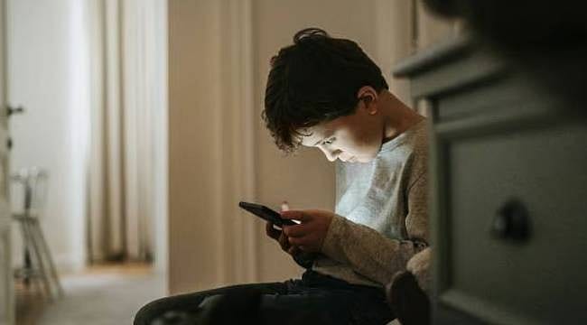 Sosyal medyada yaş doğrulaması zorunlu oluyor: Yeni yönetmelikle neler değişecek?