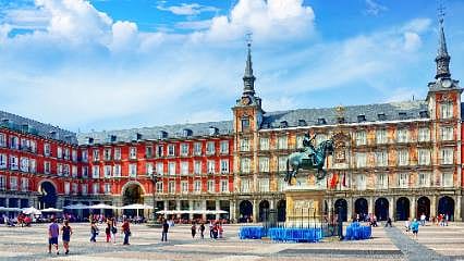 Detaylar: İspanya'da kamu çalışanlarının mesai saati 35 saate indirildi