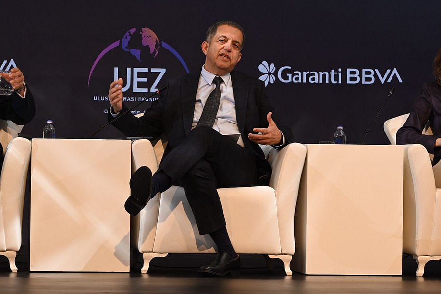 Uluslararası Ekonomi Zirvesi 2026: 'Global ekonomide yeni dengeler ve Türkiye' oturumu gerçekleşti-4