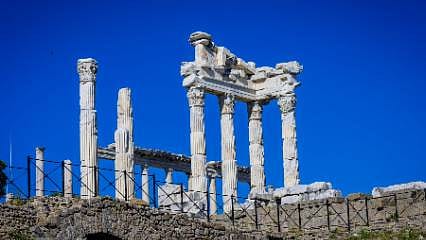 Akropolis'te zaman yolculuğu: Antik kent ve modern Bergama aynı manzarada