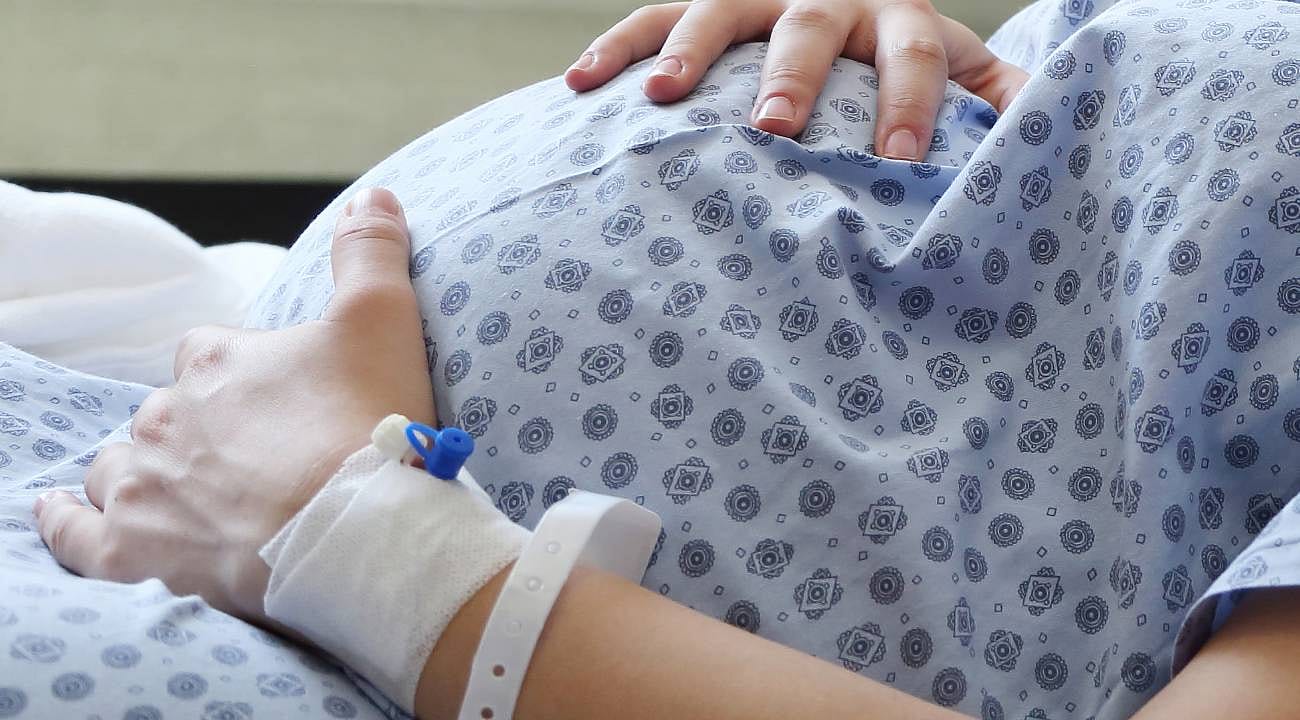 Doğum iznini 24 haftaya çıkaran düzenleme Resmi Gazete'de ne zaman yayımlanacak? Bakan Göktaş açıkladı