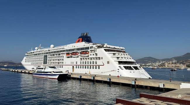 Bodrum'da kruvaziyer hareketliliği sürüyor: 480 turist ilçeyi ziyaret etti