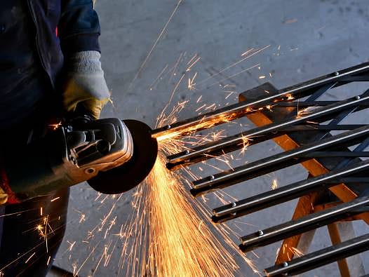 Sanayi üretimi ivme kaybetti: Yıllık bazda değişim göstermezken, aylık bazda geriledi