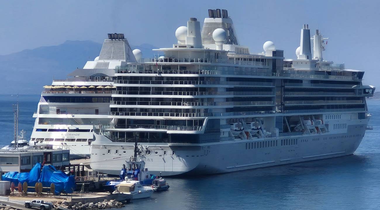 Bodrum’da kruvaziyer hareketliliği: İki gemi binden fazla turistle geldi