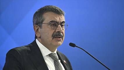 Detaylar: Okullarda ara tatil kaldırılacak mı? Bakan Yusuf Tekin’den açıklama