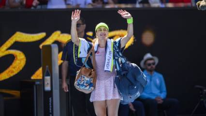 Zeynep Sönmez'in omzundaki hikaye