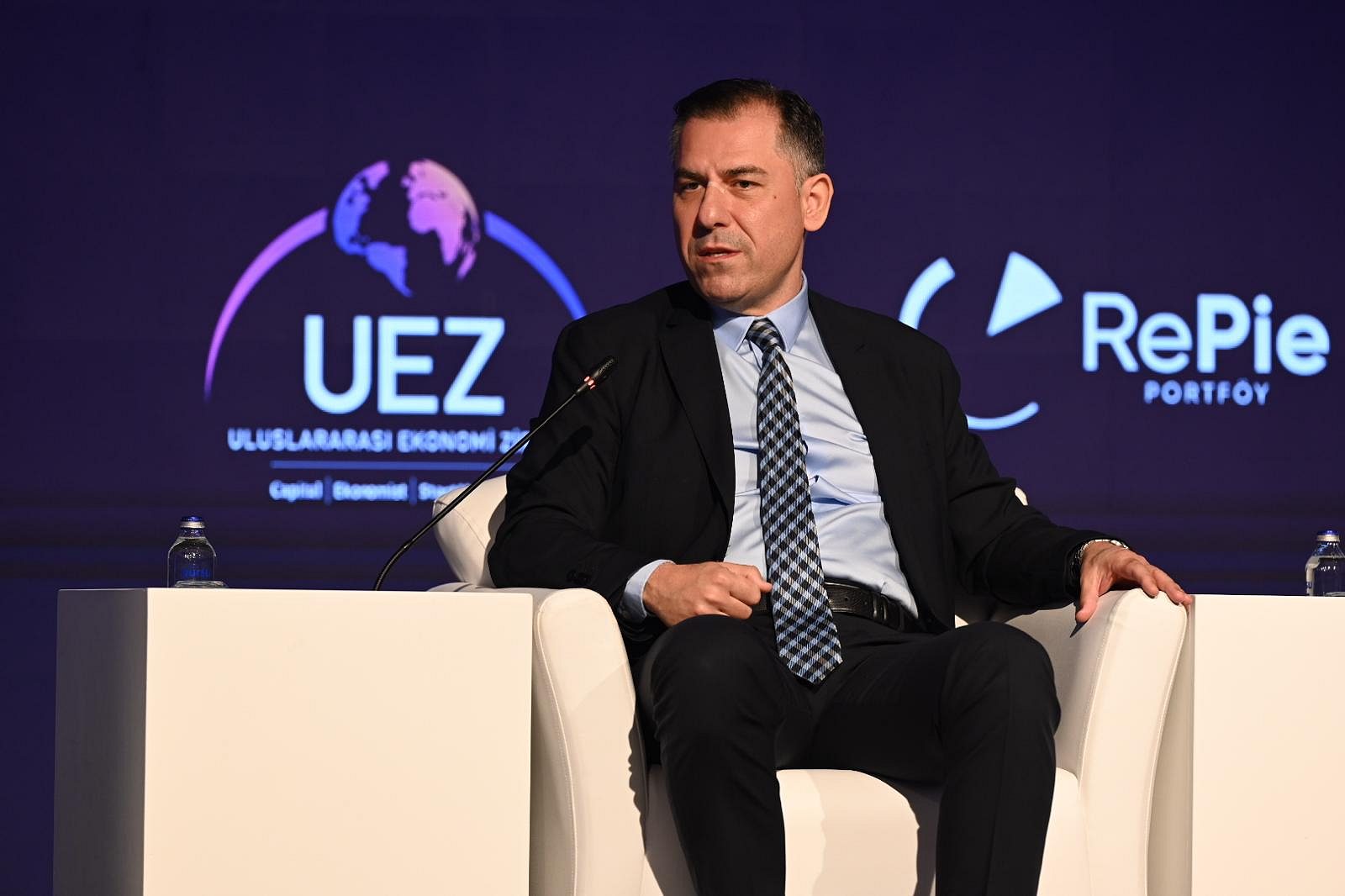 Uluslararası Ekonomi Zirvesi oturumları: 'Sanayi devrimi gibi tarihsel kırılmaların bir benzeriyle karşı karşıyayız'-1