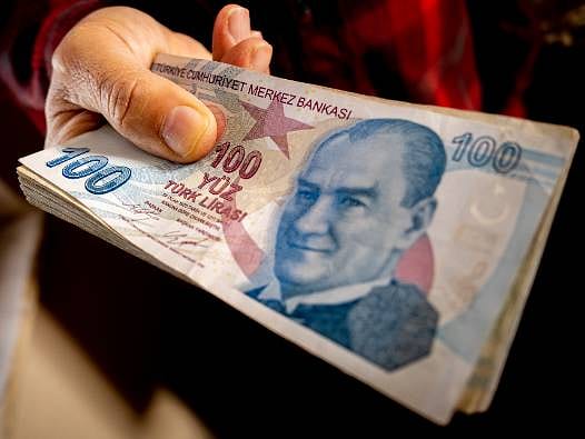 En düşük emekli aylığı zammı Resmi Gazete'de yayımlandı! Fark ödemeleri ne zaman yatacak?
