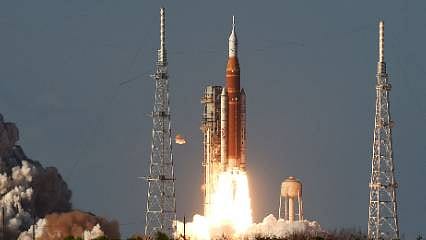 Ayda kritik görev tamamlandı: Artemis II ekibi Dünya’ya doğru yola çıktı