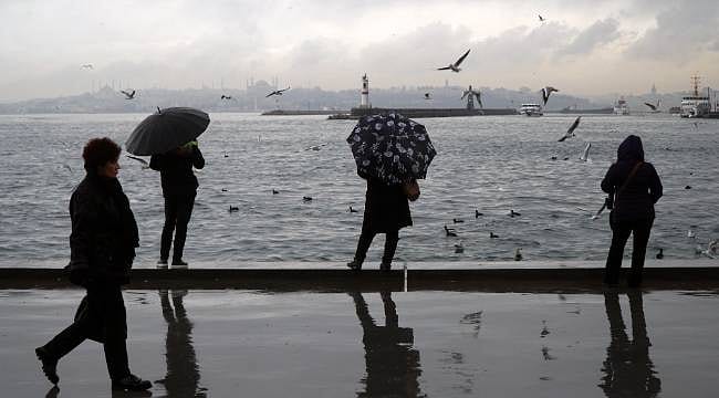 İstanbul'a sağanak ve fırtına geliyor! Sıcaklıklar 6-8 derece düşecek
