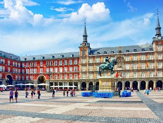 İspanya'da kamu çalışanlarının mesai saati 35 saate indirildi