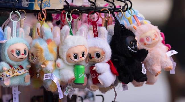 Bir zamanlar tüm dünyayı kasıp kavurmuştu: Labubu çılgınlığı sona mı eriyor? Pop Mart hisselerinde sert kayıp