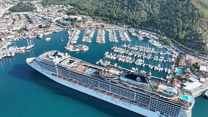 333 metrelik dev kruvaziyer Marmaris'e yanaştı: 4 bine yakın turist getirdi